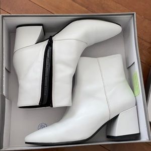 Vagabond white leather booties